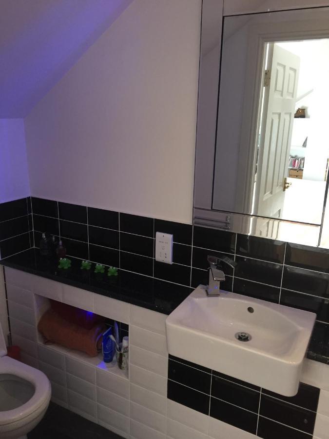 Spacious, Modern 3 Bedroom Luxury Flat In Centre Location Broughty Ferry Bagian luar foto