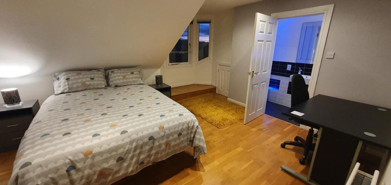 Spacious, Modern 3 Bedroom Luxury Flat In Centre Location Broughty Ferry Bagian luar foto