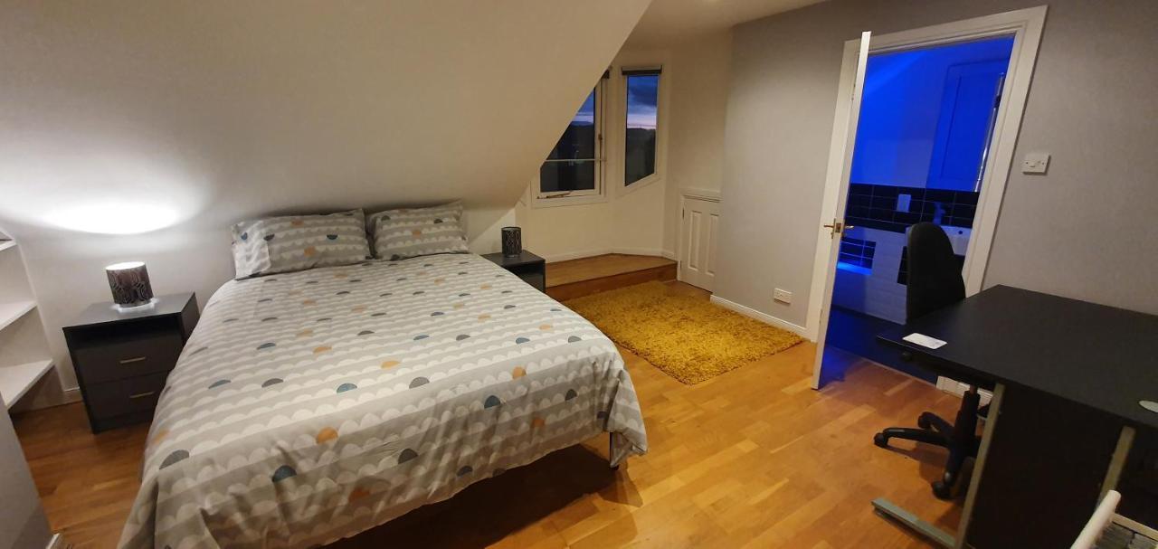 Spacious, Modern 3 Bedroom Luxury Flat In Centre Location Broughty Ferry Bagian luar foto